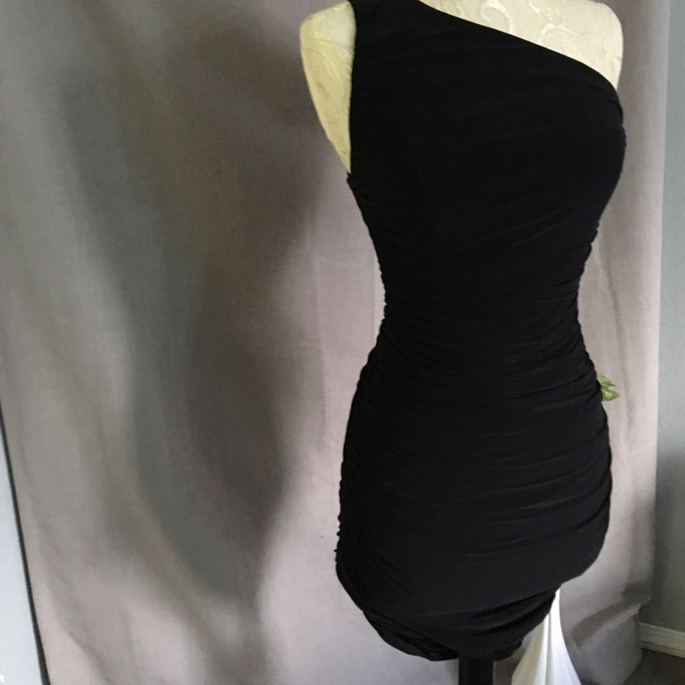 Little Black Dress - Picture 3 of 4